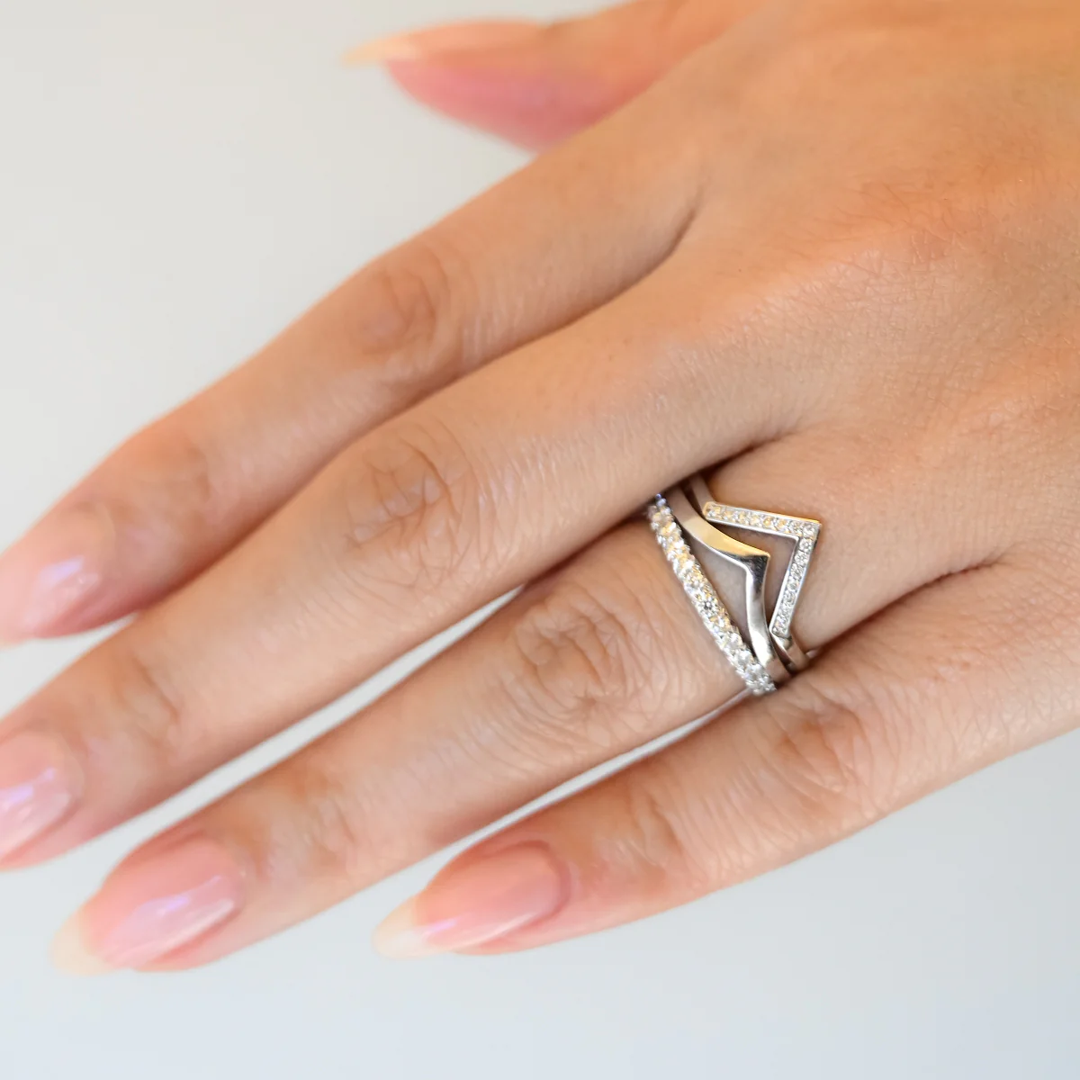 White Gold White Diamond Chevron Bea Band - Image 3